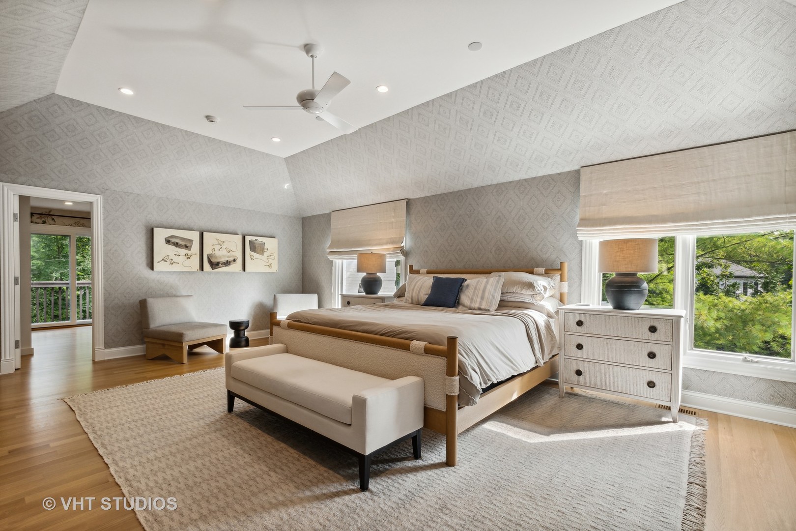 37 Sheridan Road Highland Park, IL 60035 - Photo 27 of 48 a bed room with a bed and a couch