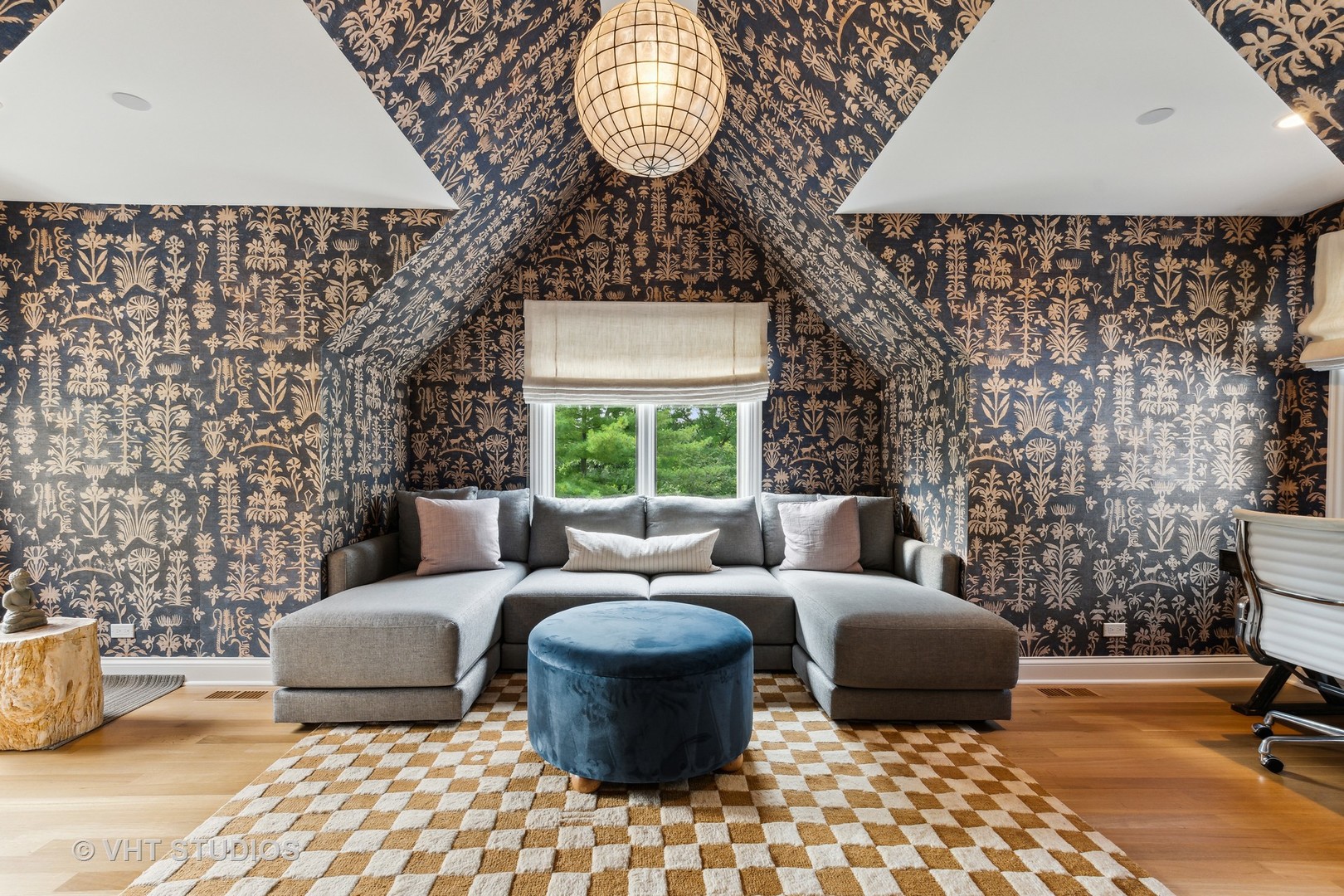 37 Sheridan Road Highland Park, IL 60035 - Photo 29 of 48 a living room with furniture and a window