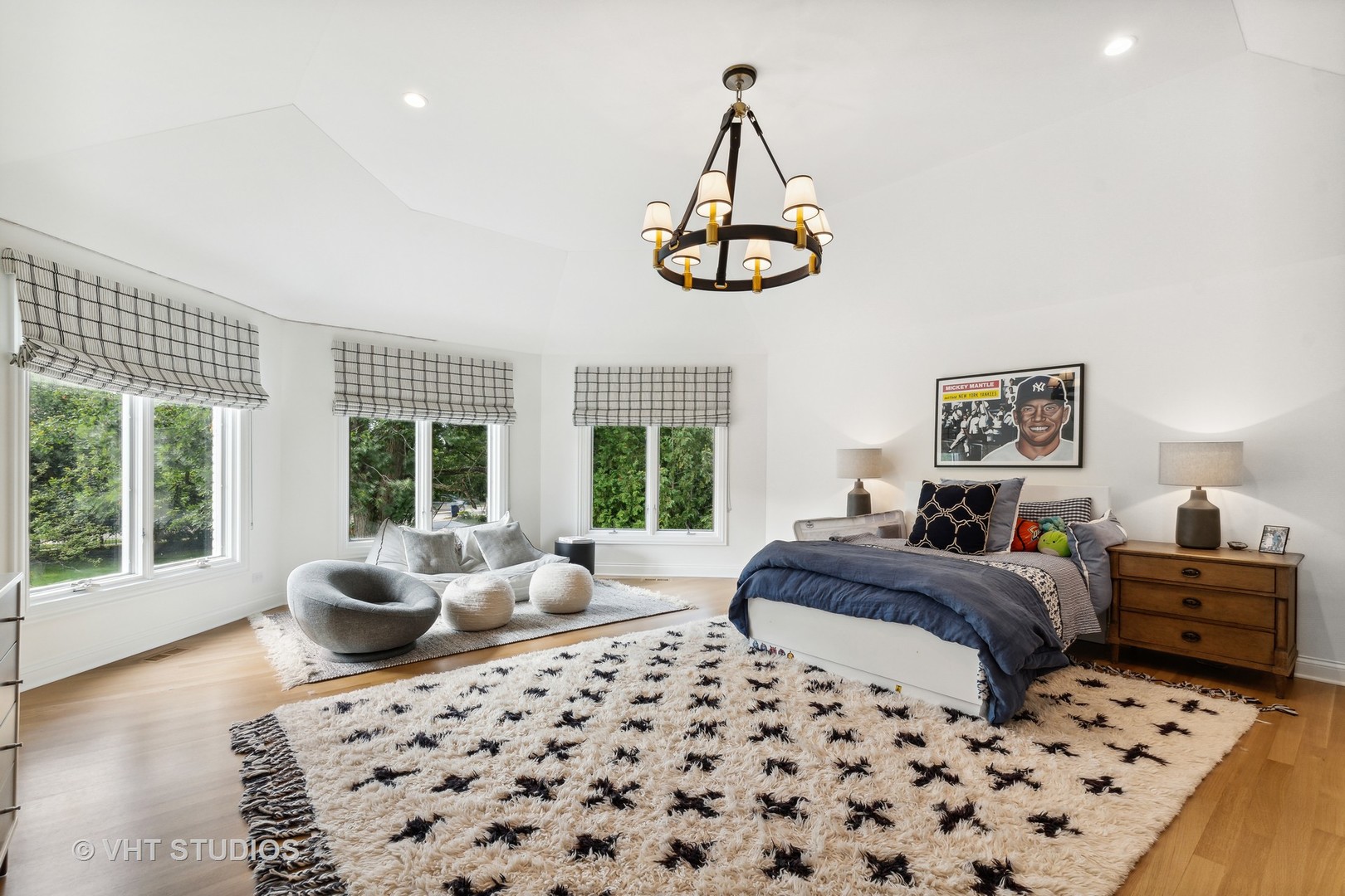 37 Sheridan Road Highland Park, IL 60035 - Photo 33 of 48 a bedroom with furniture and windows