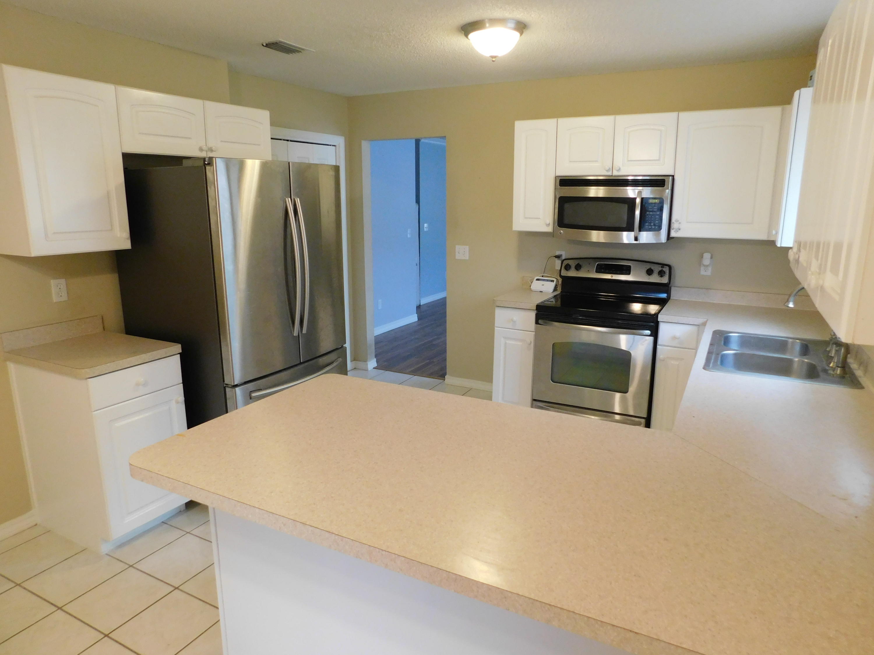 23 Snook Road Mary Esther, FL 32569 - Photo 3 of 11 Room to entertain