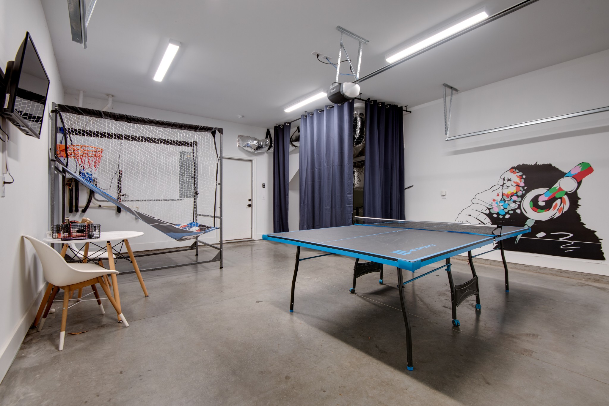 2809 Delaware Avenue, Unit 202 Nashville, TN 37209 - Photo 33 of 40 a view of a room with gym equipment