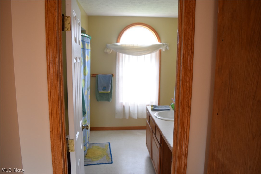 9752 Stone Road Litchfield, OH 44253 - Photo 28 of 30 2nd floor full bath