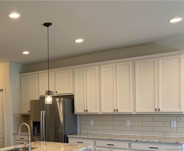 24792 Ivy Road Novi, MI 48375 - Photo 4 of 17 pic Fridge.jpg