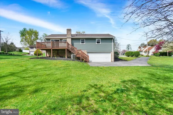 $324,900 | 2700 Thornbridge Road East, York, PA 17408