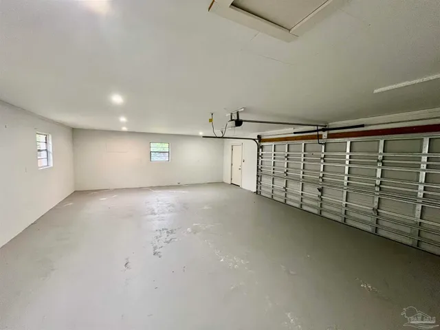 $3,400 | 1501 East Cross Street, Pensacola, FL 32503