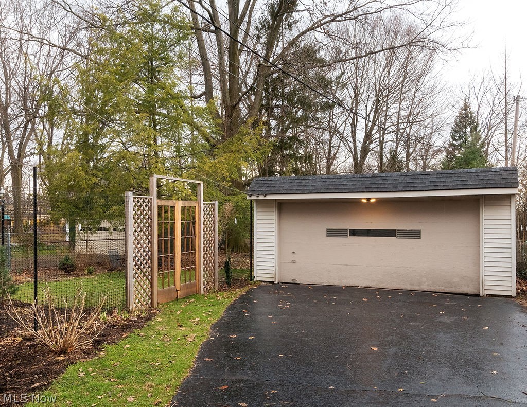 1544 Compton Road Cleveland, OH 44118 - Photo 29 of 31 Gallery Image 29