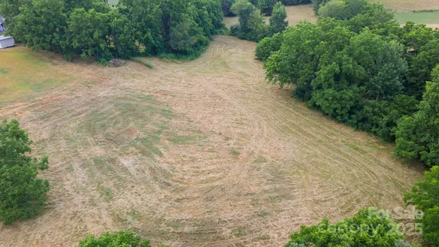 a view of a water fountain