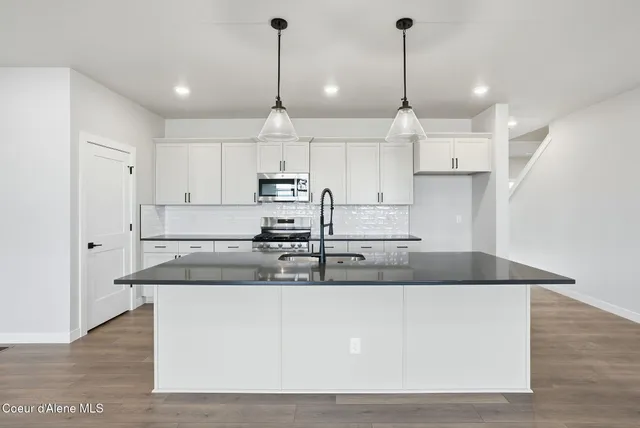 $695,000 | 7065 North Coeur Terre Boulevard, Coeur D'Alene, ID 83815