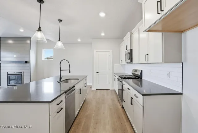 $695,000 | 7065 North Coeur Terre Boulevard, Coeur D'Alene, ID 83815