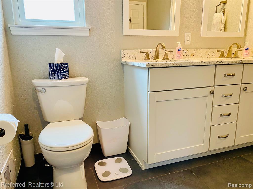 40468 Worthington Road Canton, MI 48188 - Photo 18 of 22