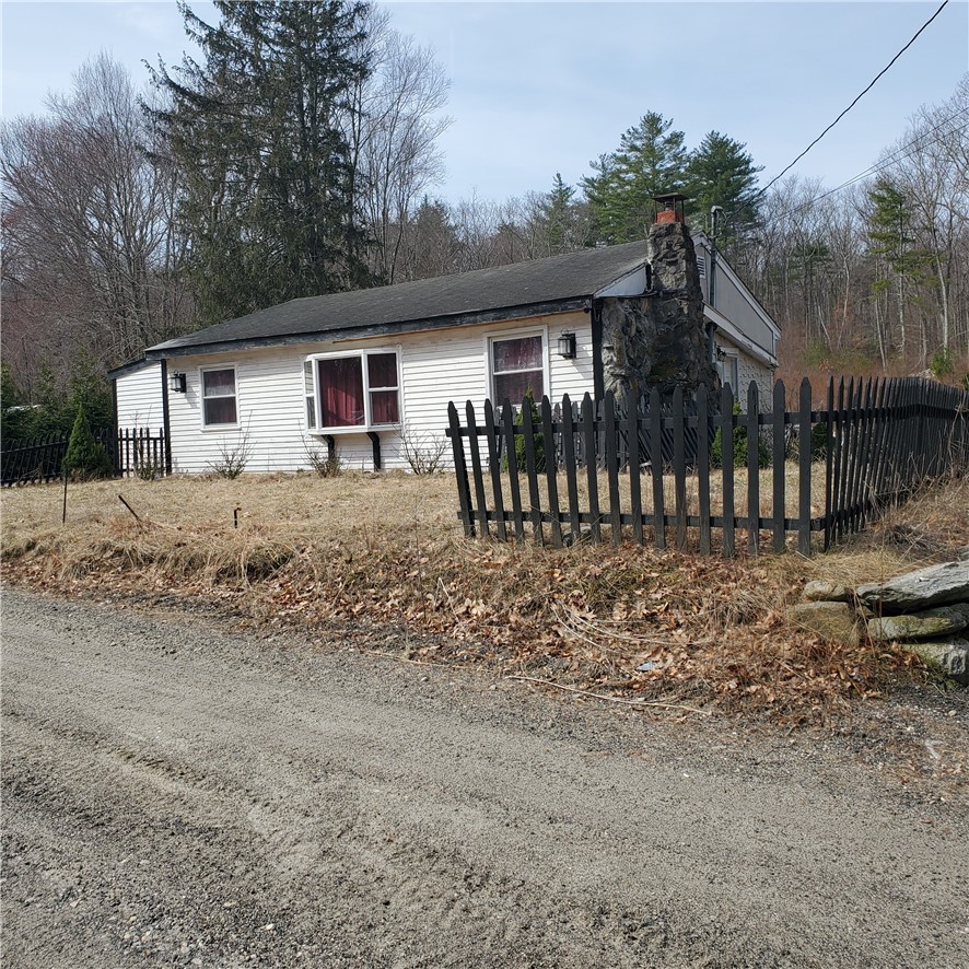 121 Dexter Lane Scituate, RI 02857 - Photo 4 of 12