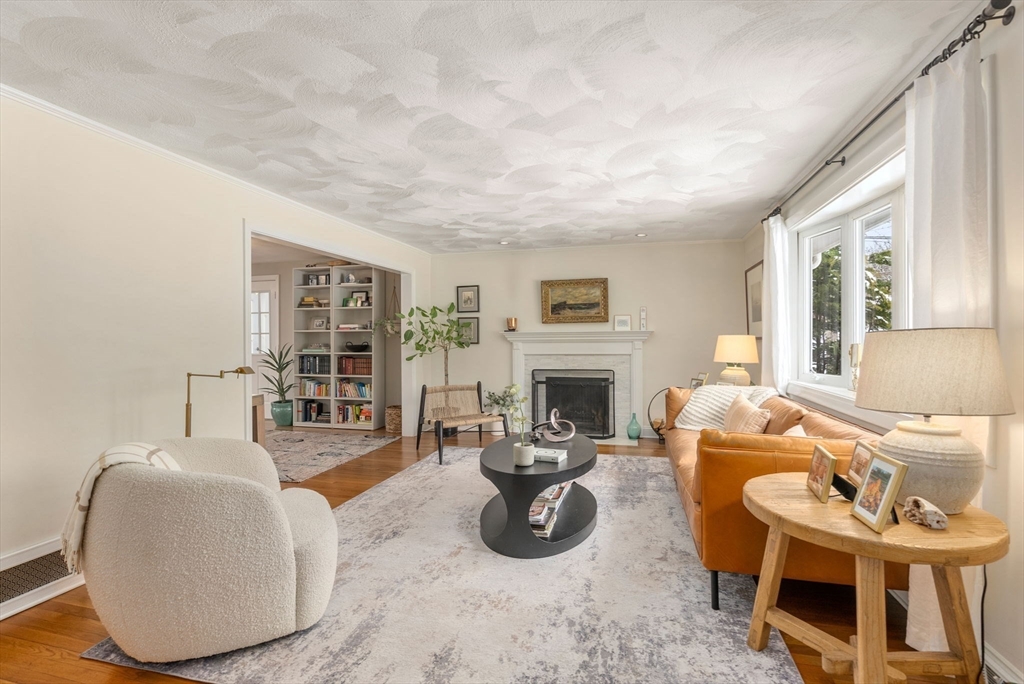 36 Kendall Road Sudbury, MA 01776 - Photo 4 of 24 Gallery Image 4