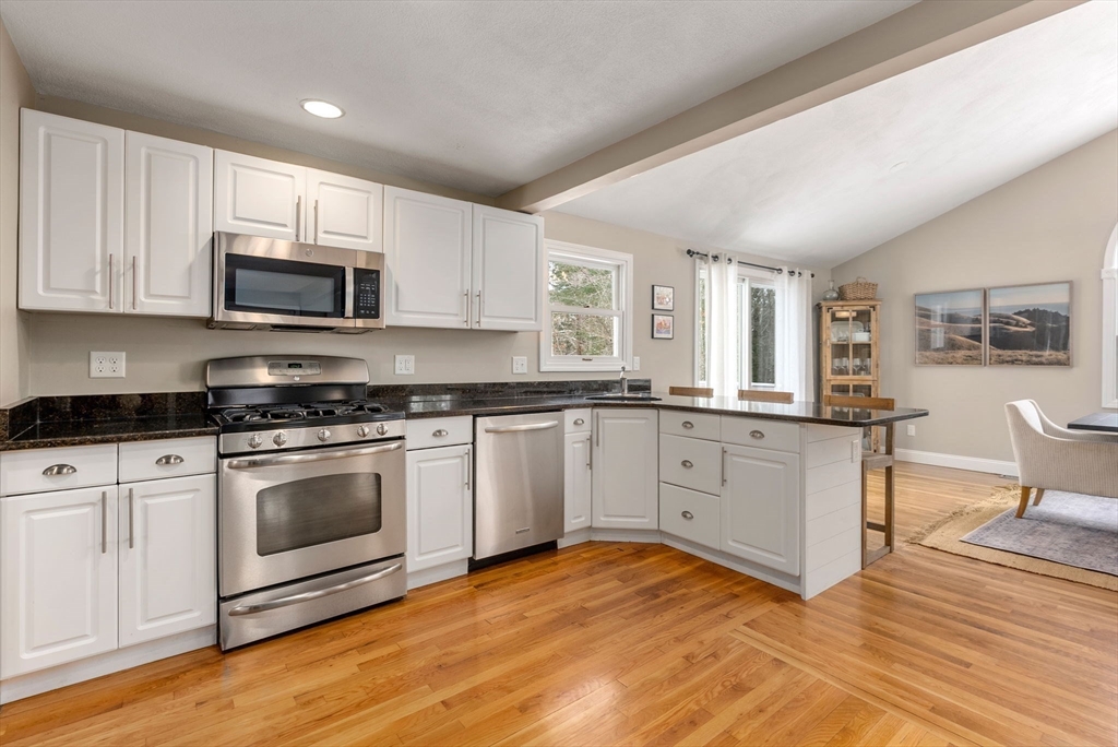 36 Kendall Road Sudbury, MA 01776 - Photo 7 of 24 Gallery Image 7