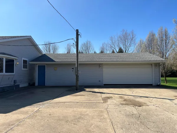 $210,000 | 833 Crauns Lane, Quincy, MI 49082