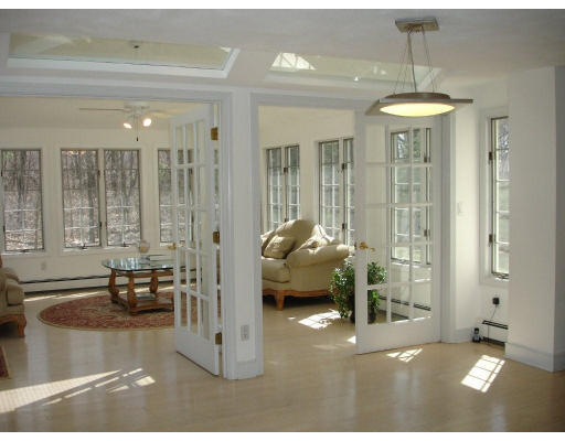 10 Robinson Road Westford, MA 01886 - Photo 3 of 29 Gallery Image 3