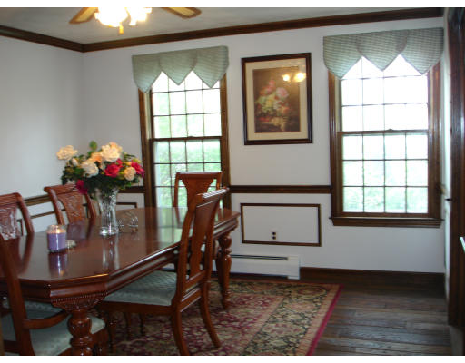 10 Robinson Road Westford, MA 01886 - Photo 8 of 29 Gallery Image 8