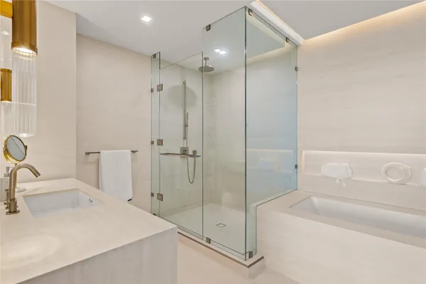 $18,000 | 900 North Ocean Boulevard, Unit LPH05, Pompano Beach, FL 33062