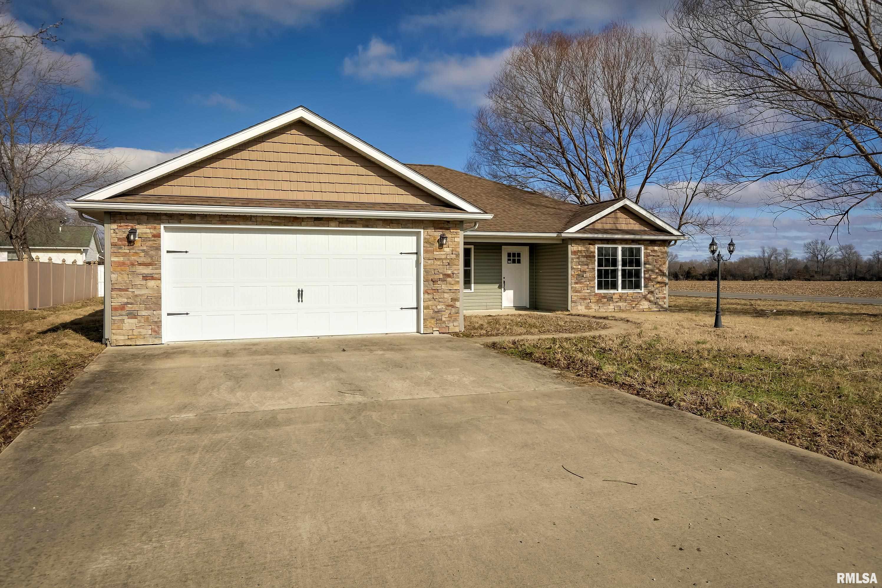 1809 Crown Road Herrin, IL 62948 - Photo 3 of 37