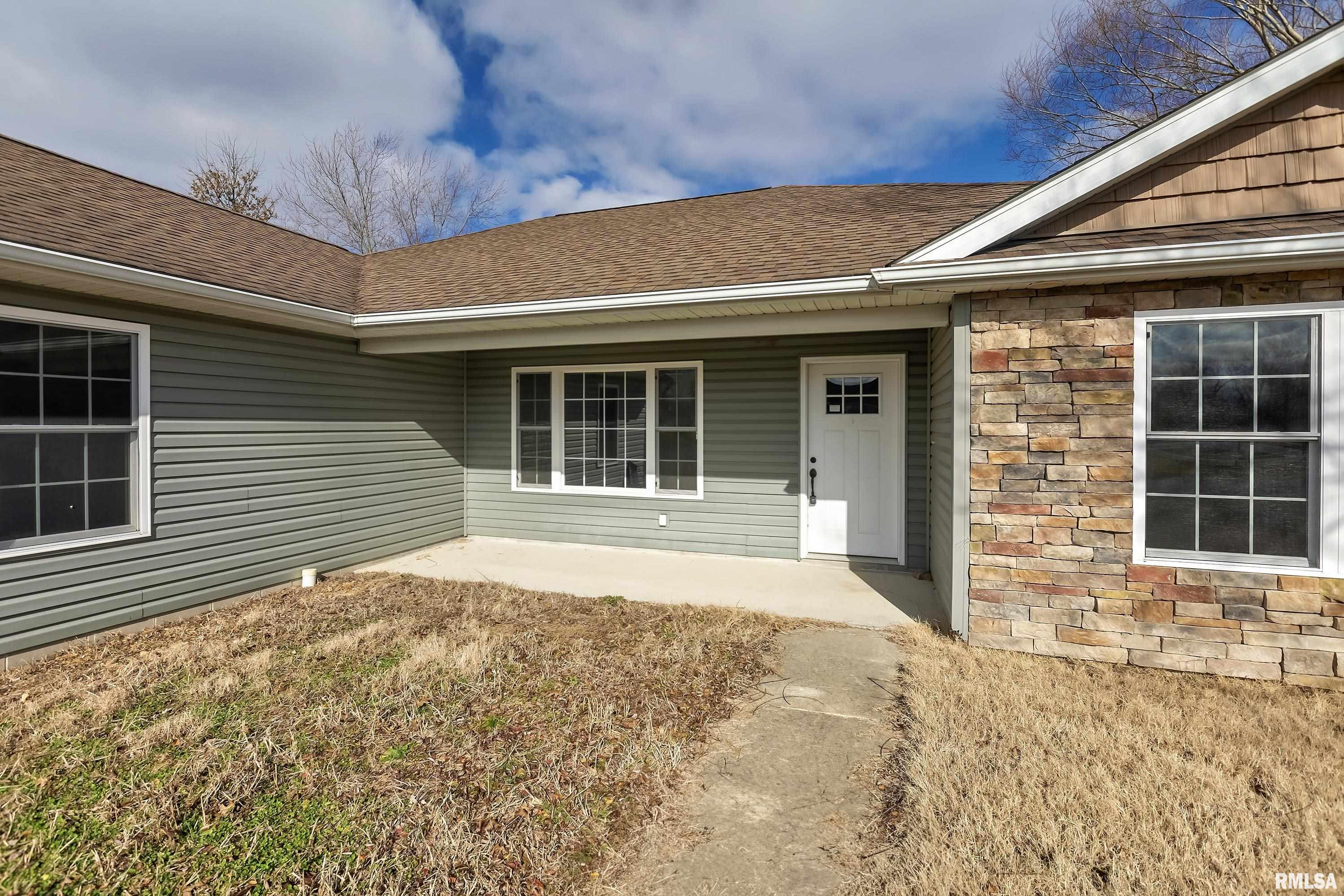 1809 Crown Road Herrin, IL 62948 - Photo 4 of 37