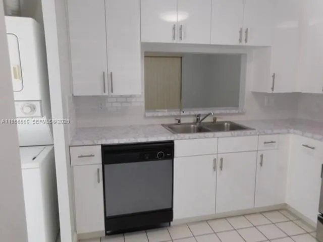 $2,650 | 17038 Northwest 66th Court, Hialeah, FL 33015