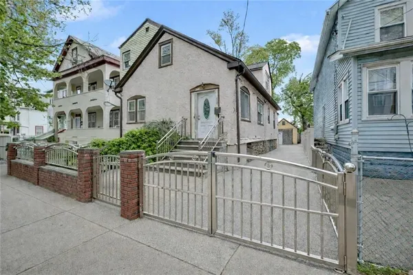 $499,000 | 429 South 9th Avenue, Mount Vernon, NY 10550
