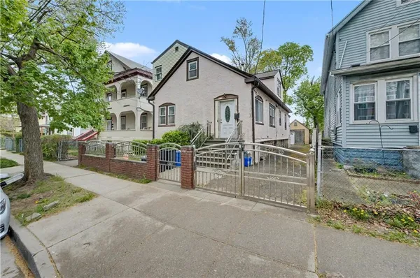 $499,000 | 429 South 9th Avenue, Mount Vernon, NY 10550
