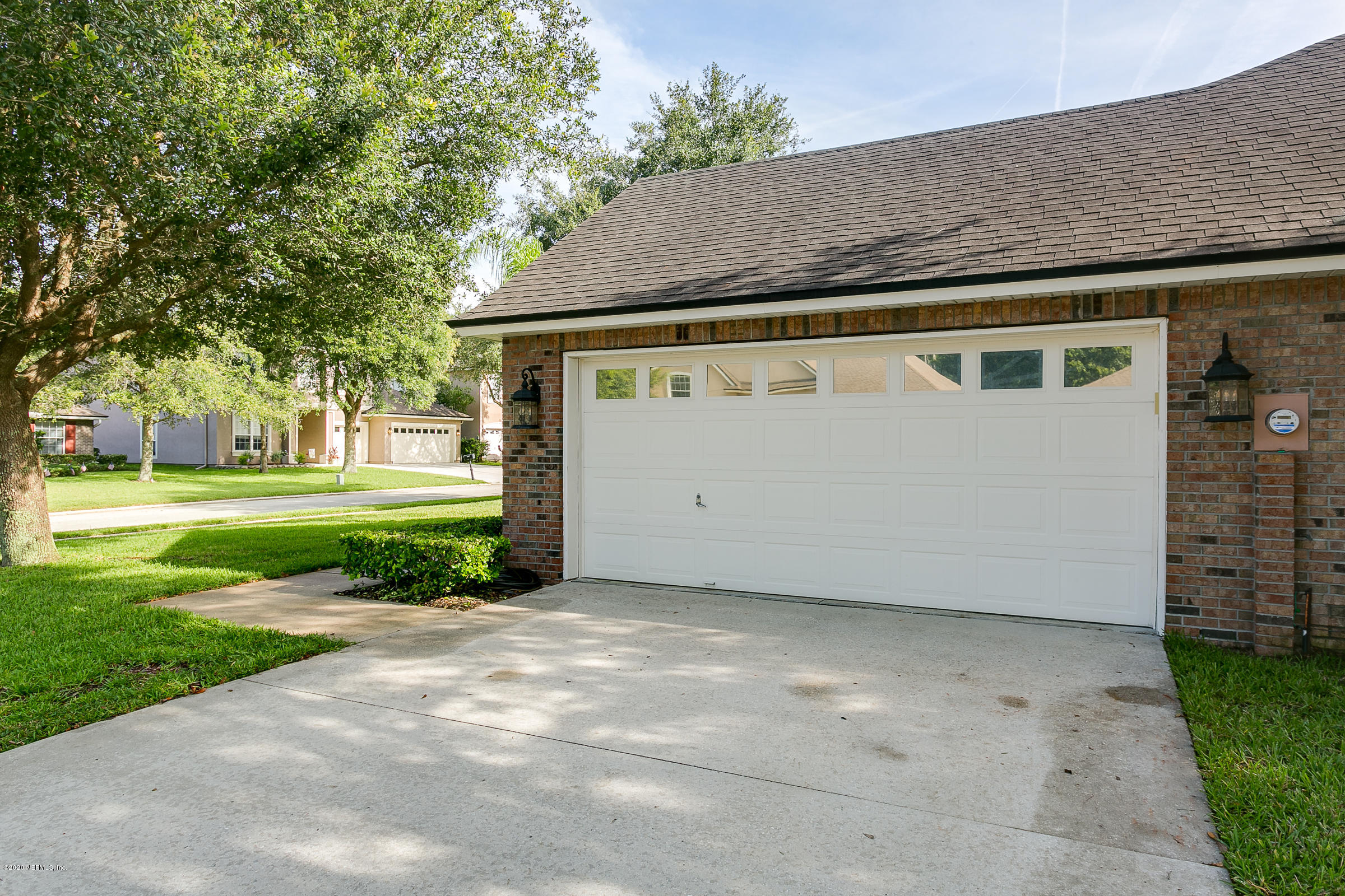 1462 Poplar Ridge Road Fleming Island, FL 32003 - Photo 41 of 52 44-Garage Entry