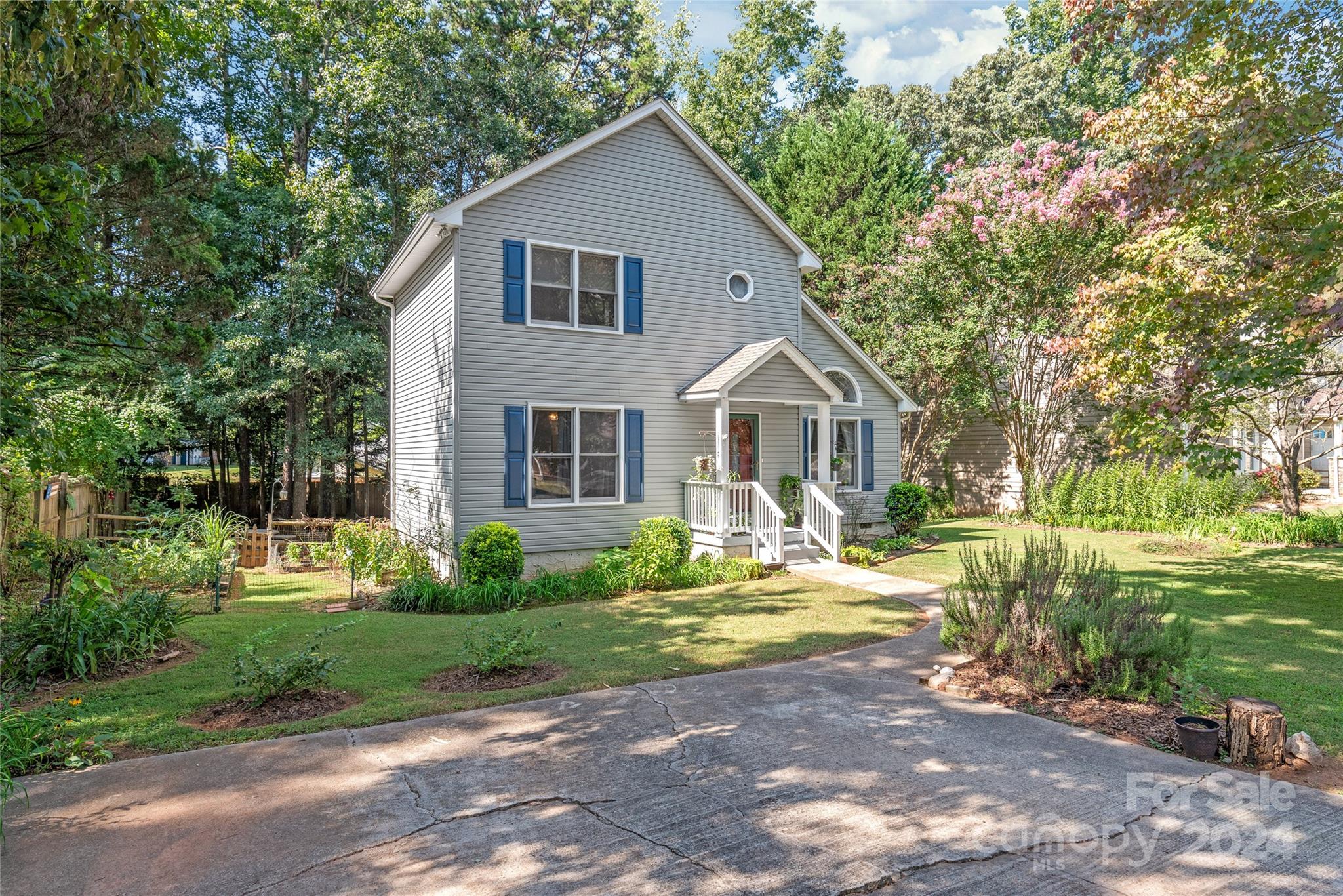 104 Banksridge Road Fort Mill, SC 29715 - Photo 4 of 45 a front view of a house with a yard