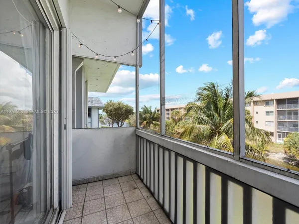 $250,000 | 6701 Northwest 169th Street, Unit B304, Hialeah, FL 33015