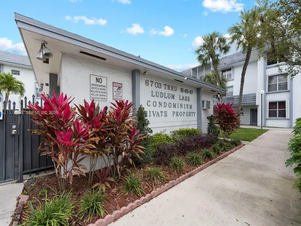 $250,000 | 6701 Northwest 169th Street, Unit B304, Hialeah, FL 33015