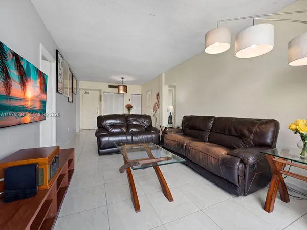 $250,000 | 6701 Northwest 169th Street, Unit B304, Hialeah, FL 33015