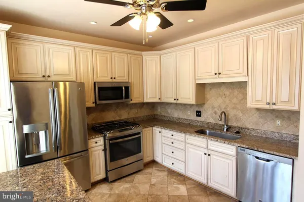 $3,850 | 10502 James Wren Way, Fairfax, VA 22030