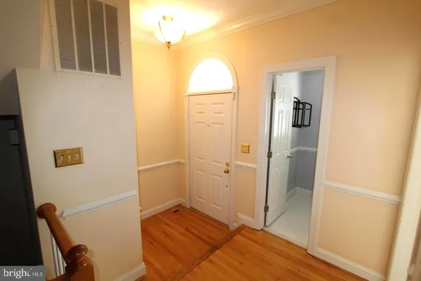 $3,850 | 10502 James Wren Way, Fairfax, VA 22030