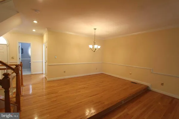 $3,850 | 10502 James Wren Way, Fairfax, VA 22030