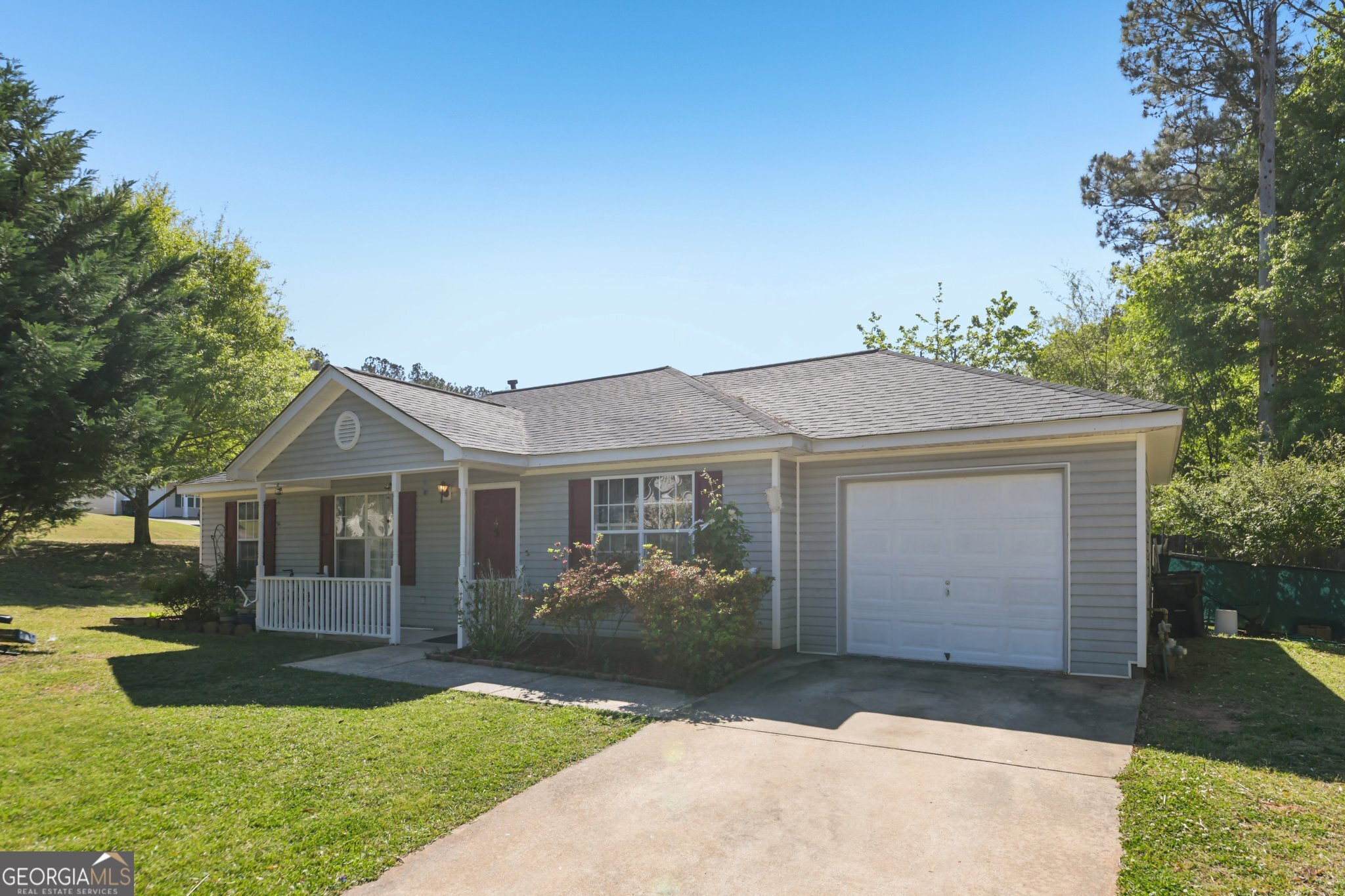 2 Ruby Court Grantville, GA 30220 - Photo 2 of 24