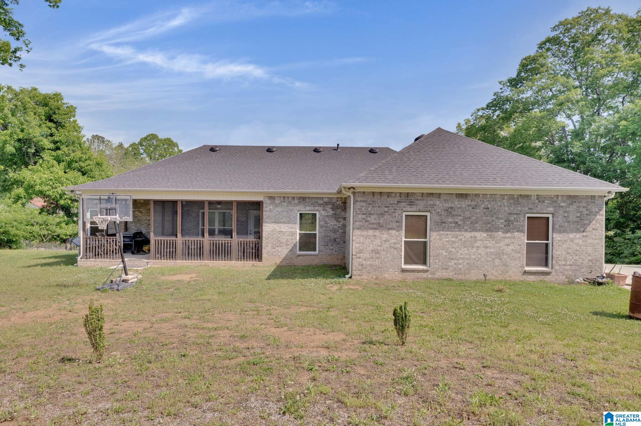 209 Hudson Avenue Oneonta, AL 35121 - Photo 5 of 29