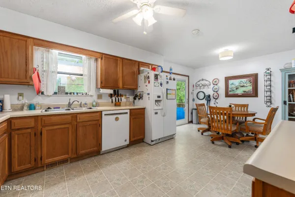 $425,000 | 105 Tidewater Lane, Oak Ridge, TN 37830