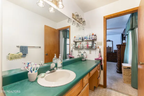 $425,000 | 105 Tidewater Lane, Oak Ridge, TN 37830