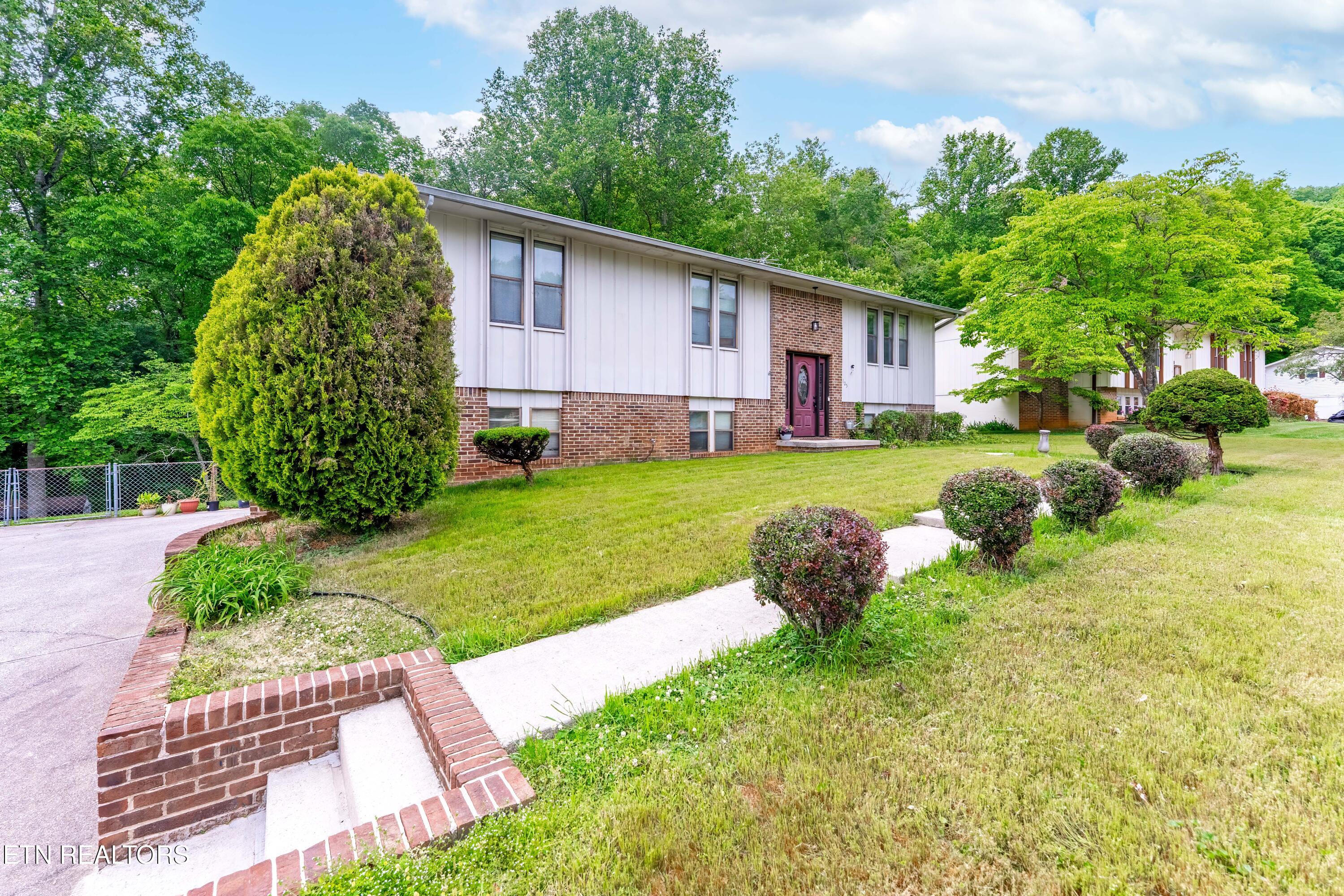 105 Tidewater Lane Oak Ridge, TN 37830 - Photo 3 of 40 _DSC1510-HDR-Edit-Edit