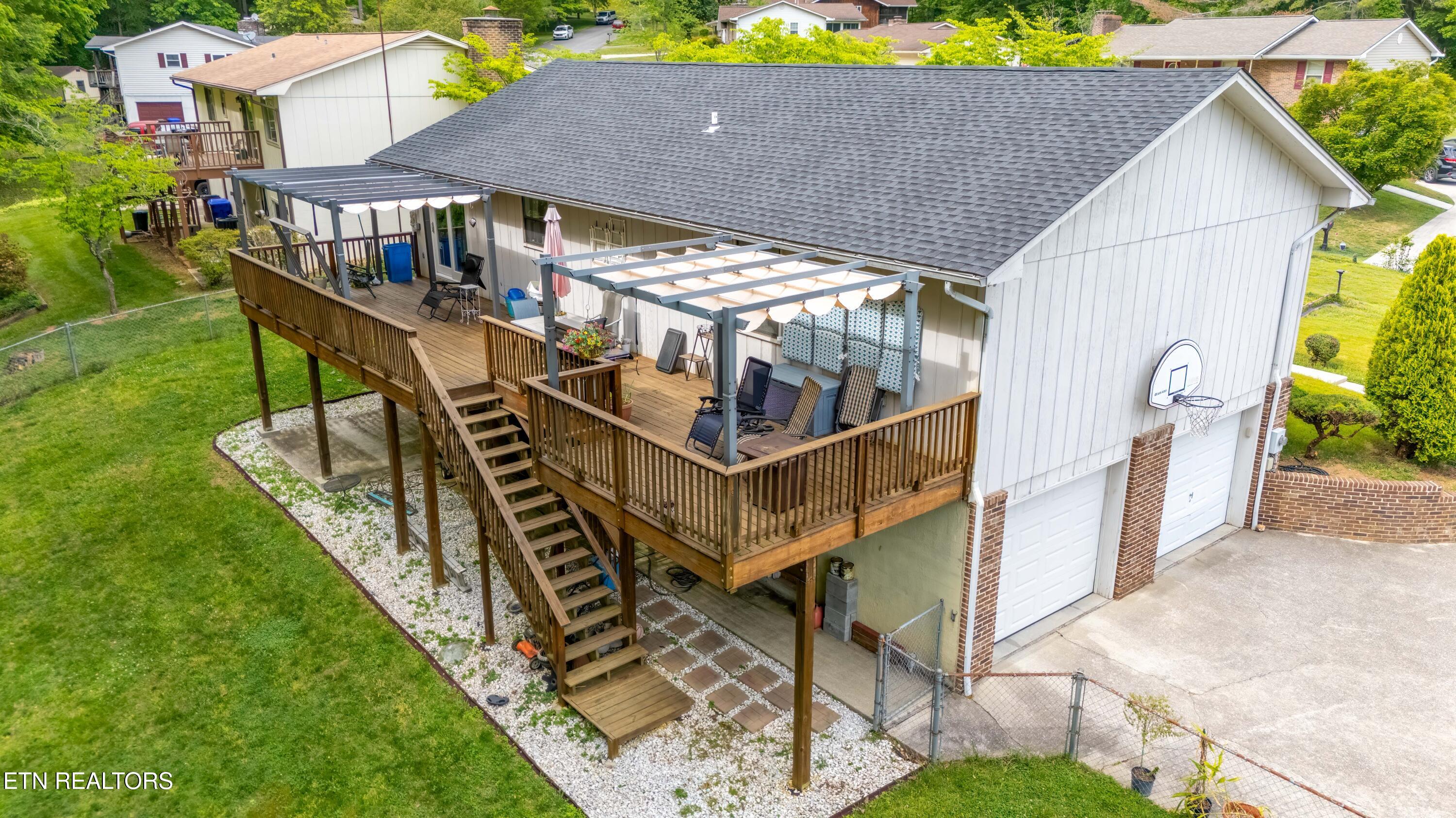 105 Tidewater Lane Oak Ridge, TN 37830 - Photo 39 of 40 DJI_20260425161459_0141_D-HDR-Edit-Edit