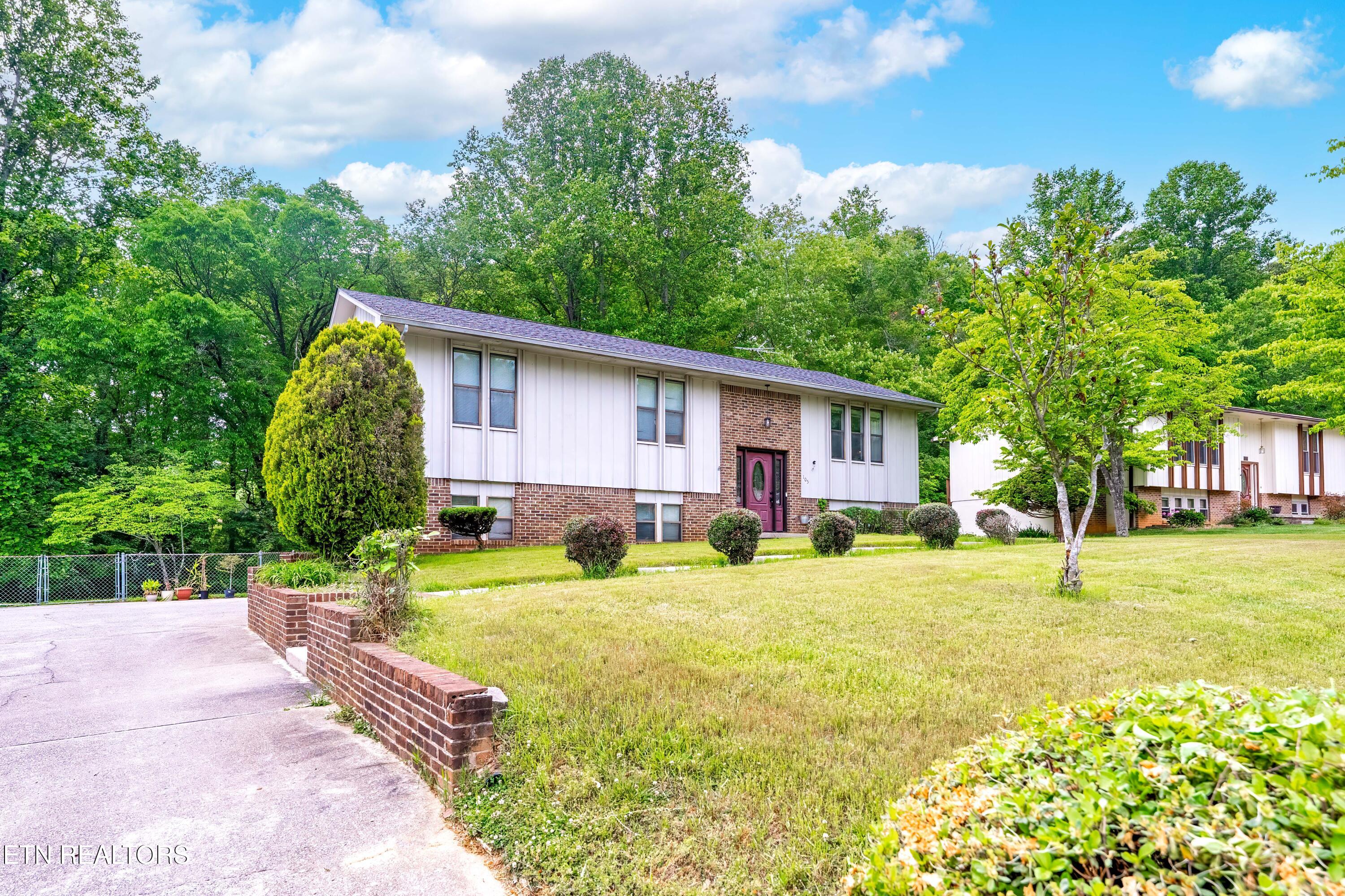 105 Tidewater Lane Oak Ridge, TN 37830 - Photo 5 of 40 _DSC1516-HDR-Edit-Edit