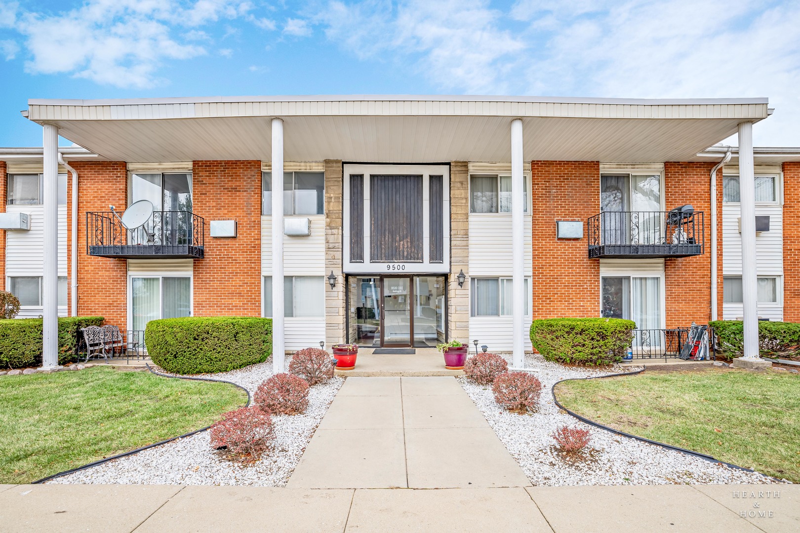 9500 Dee Road, Unit 2F Des Plaines, IL 60016 - Photo 1 of 20 a front view of a house