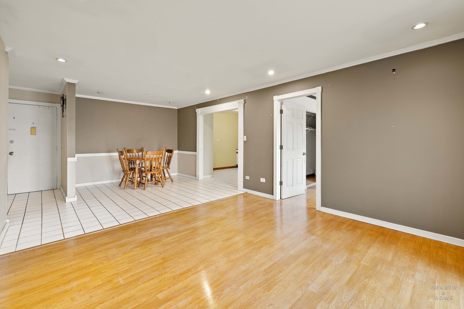 9500 Dee Road, Unit 2F Des Plaines, IL 60016 - Photo 3 of 20 a view of livingroom with furniture and wooden floor