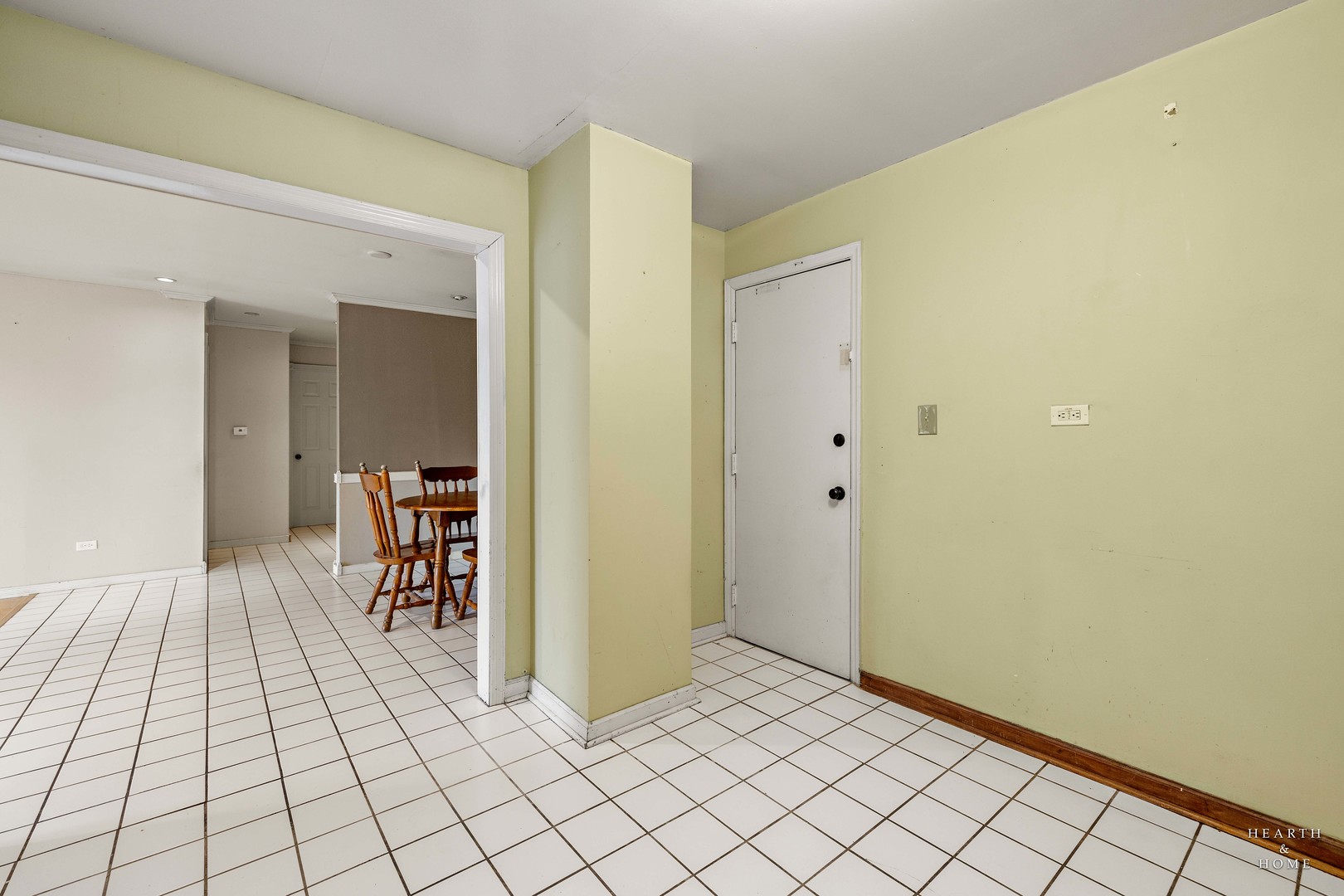 9500 Dee Road, Unit 2F Des Plaines, IL 60016 - Photo 6 of 20 a view of a room with wooden floor