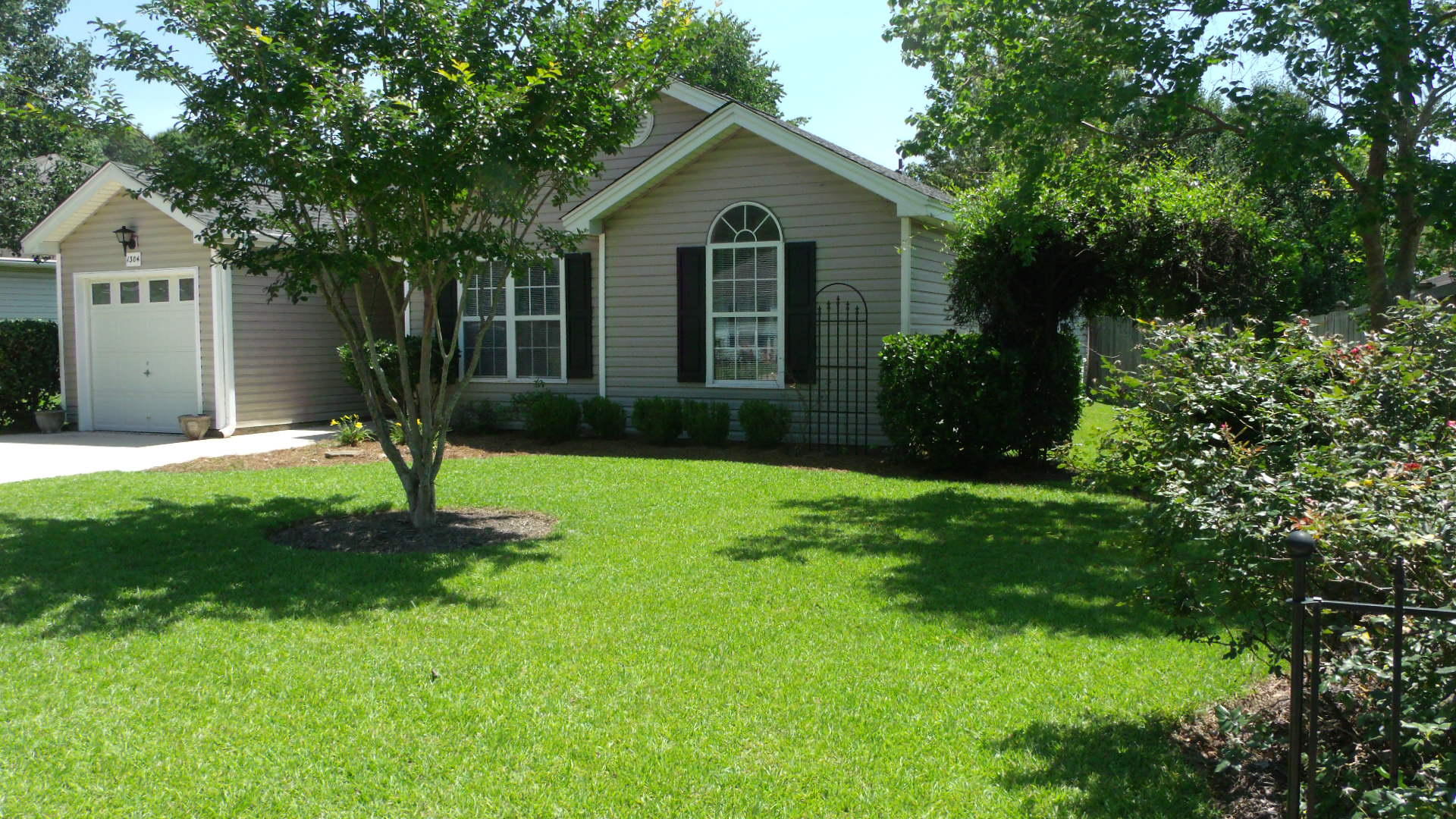 1304 Raptor Drive Hanahan, SC 29410 - Photo 5 of 12 GEDC1443