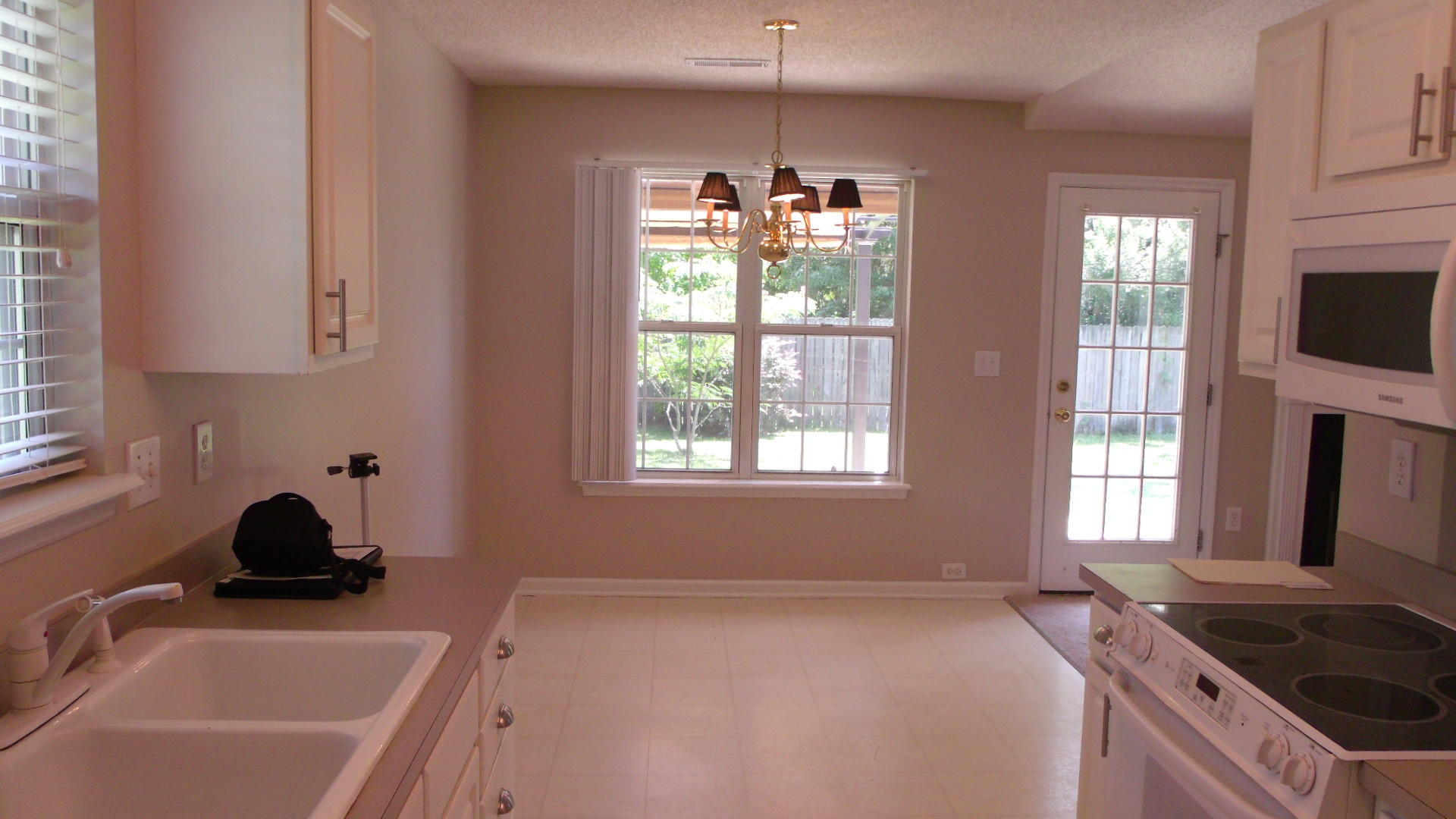 1304 Raptor Drive Hanahan, SC 29410 - Photo 6 of 12 GEDC1424