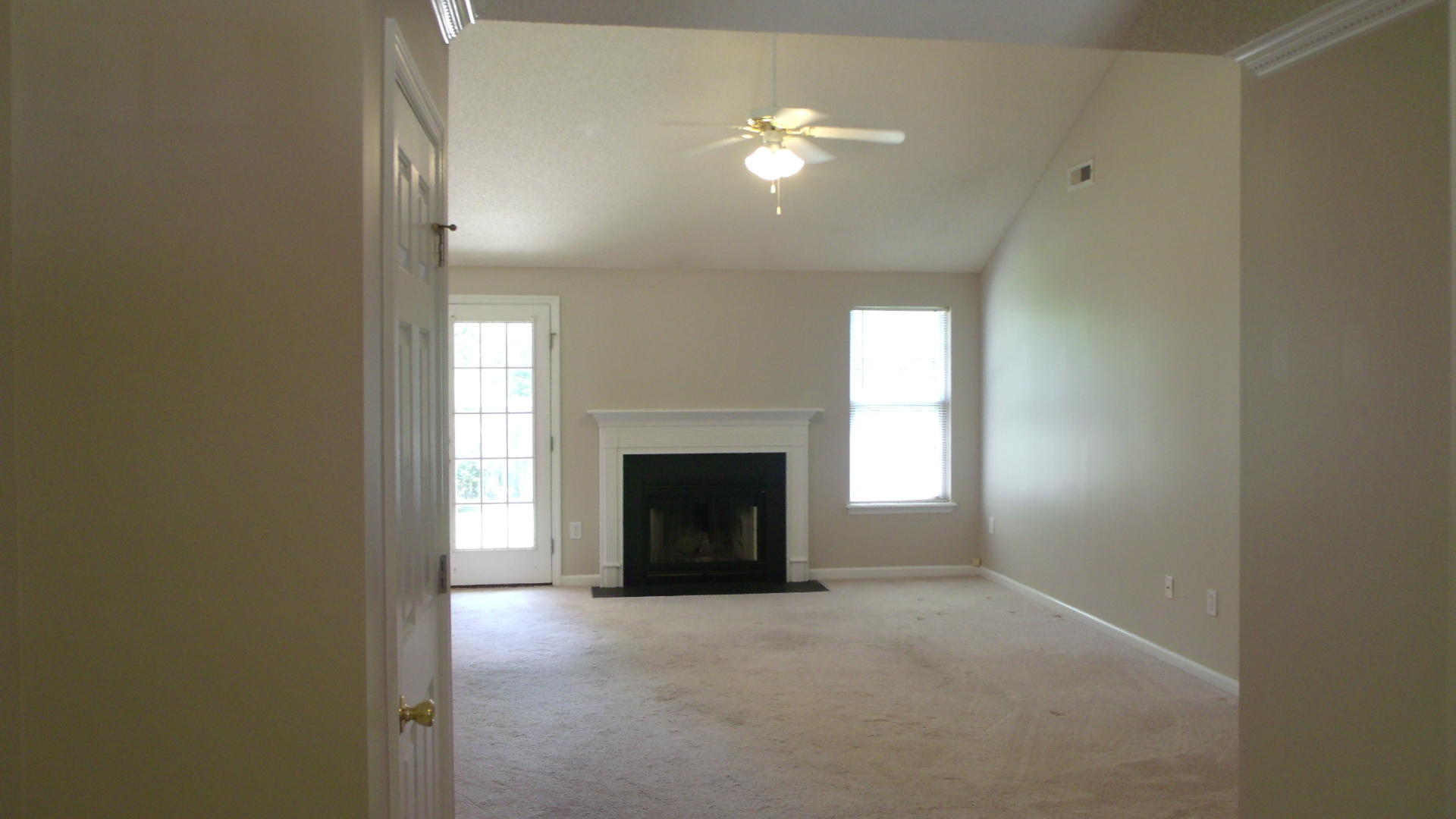 1304 Raptor Drive Hanahan, SC 29410 - Photo 9 of 12 GEDC1425