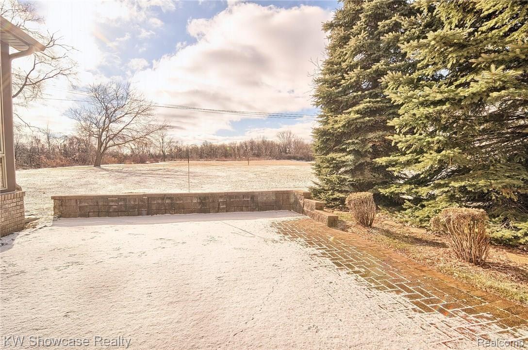 44969 West 11 Mile Road Novi, MI 48375 - Photo 17 of 18 Backyard.jpg