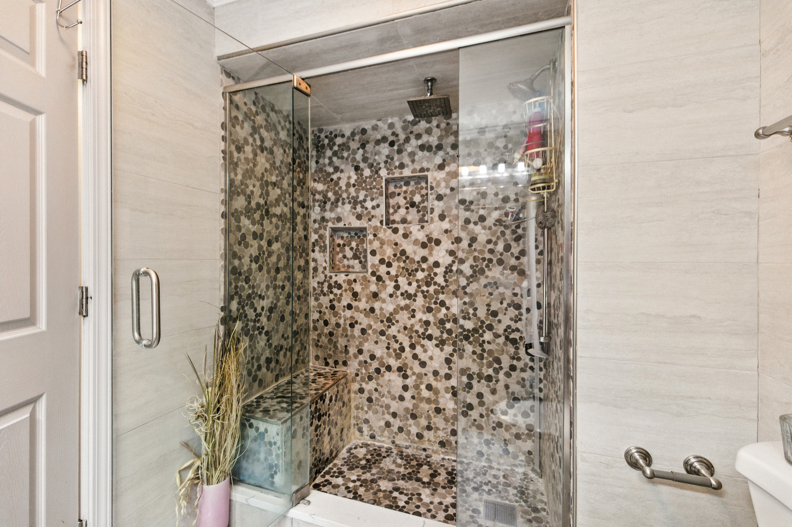 2938 East Shagbark Trail Crete, IL 60417 - Photo 15 of 26 a bathroom with a shower curtain