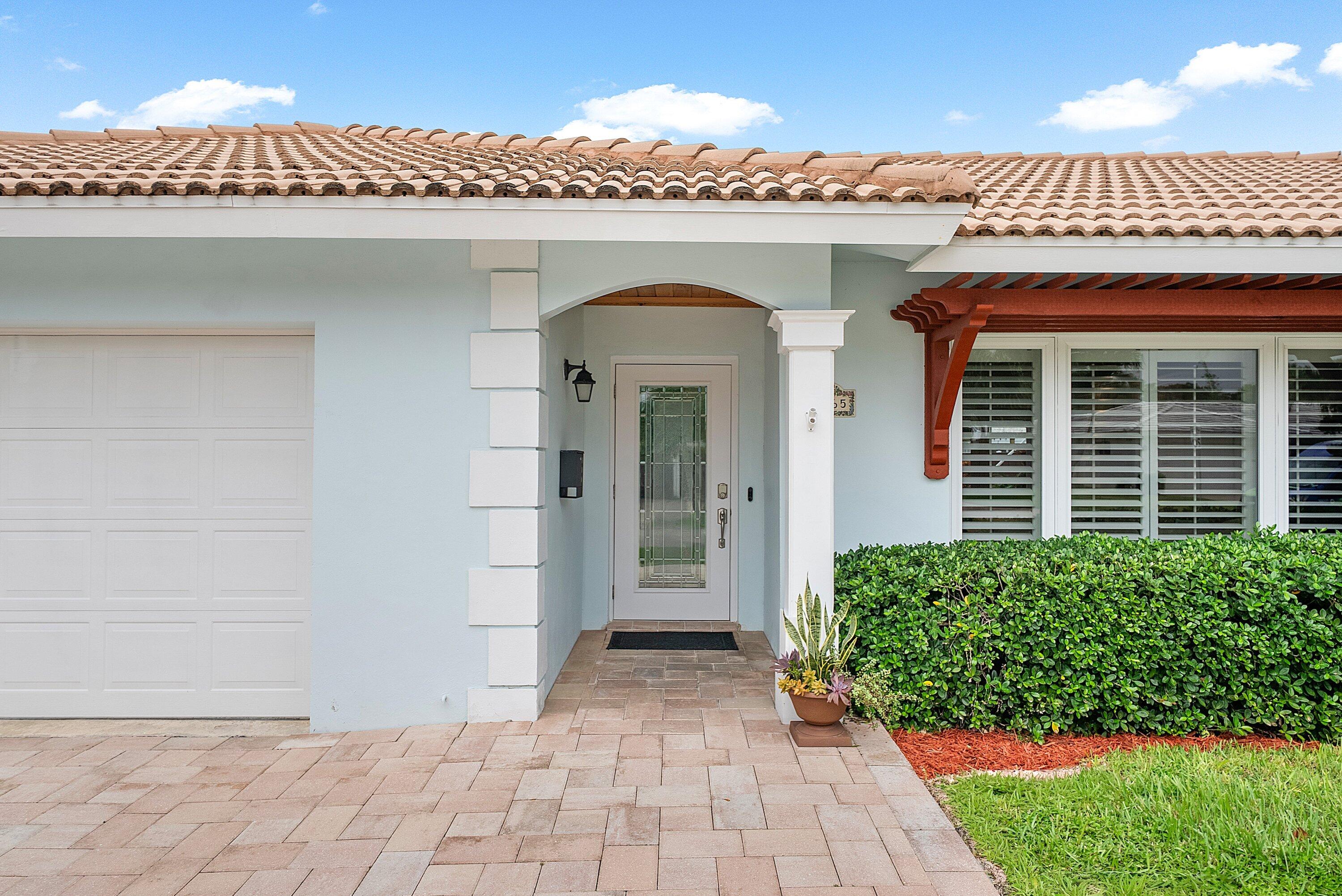 1365 Southwest 13th Place Boca Raton, FL 33486 - Photo 4 of 41 004-1365Southwest13thPlace-BocaRaton-FL-